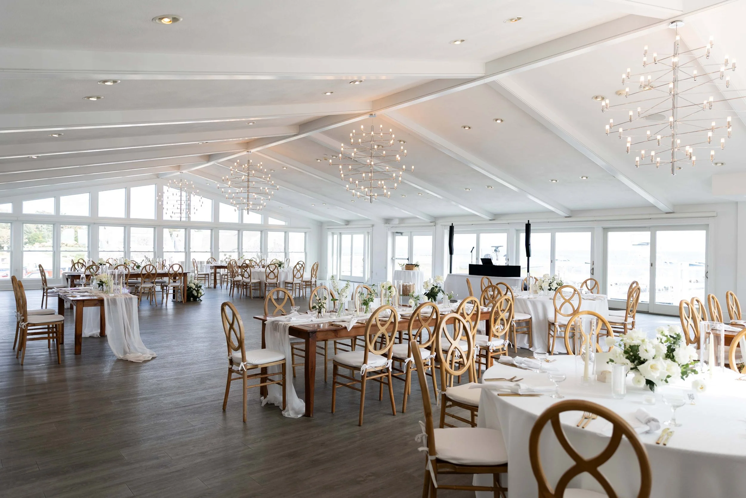 How to Get Perfect Oceanfront Wedding Photos in Rhode Island